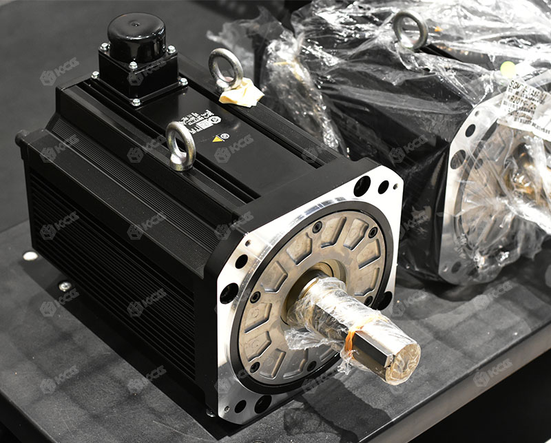 YASKAWA<br/>SGM7G-1AAFA61