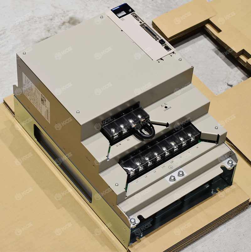 YASKAWA<br/>SGD7S-590A00A