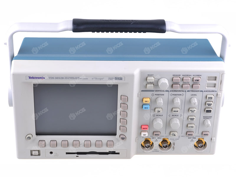 TEKTRONIX<br/>TDS3052B
